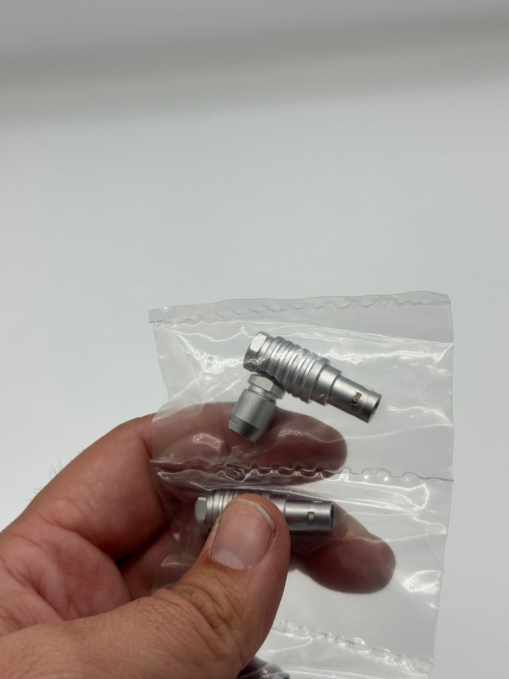 9-Pin EXT RIGHT ANGLE Connector Compatible with Komodo/Komodo-X/V-Raptor [1 Connector]