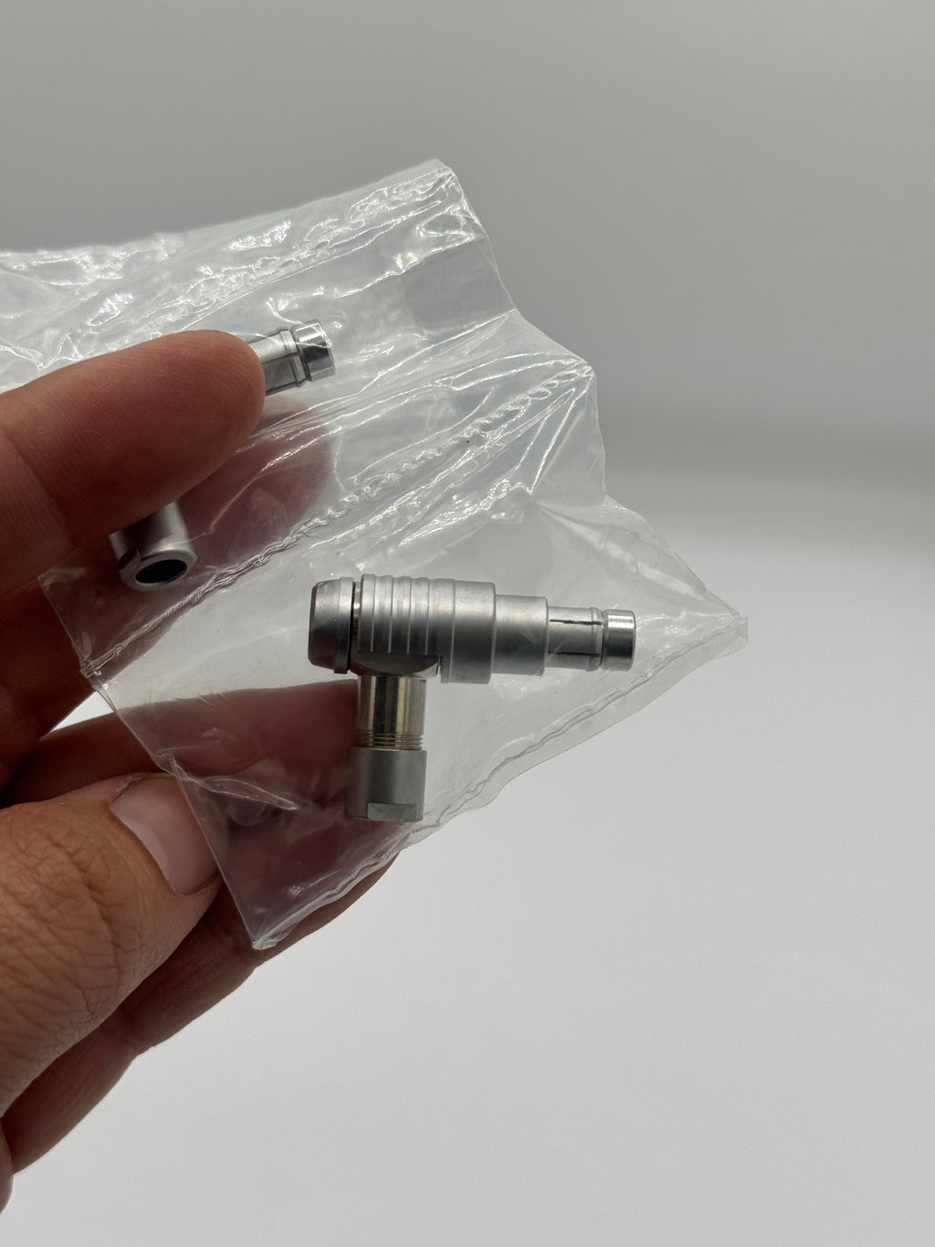 9-Pin EXT RIGHT ANGLE Connector Compatible with Komodo/Komodo-X/V-Raptor [1 Connector]